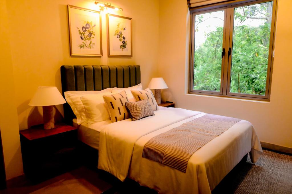 Guest room interior detail, Highland Grange Kandy